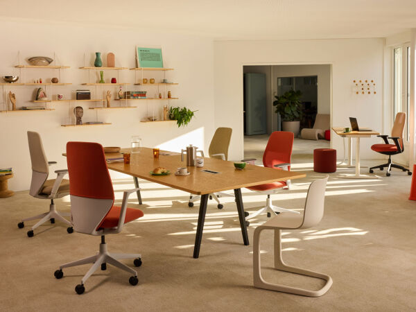 Vitra ACX, der clevere Bürostuhl jetzt bei S+W testen und kaufen.