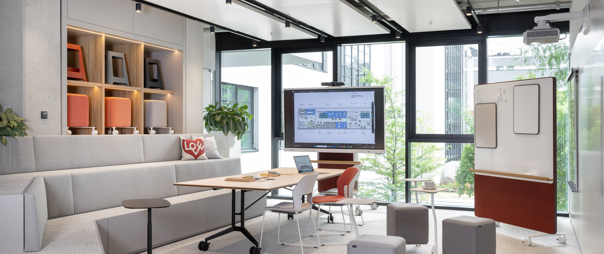 Für flexible Teamarbeit und Workshops: flexible Möbel von Wilkhahn im S+W FreiRaum erleben